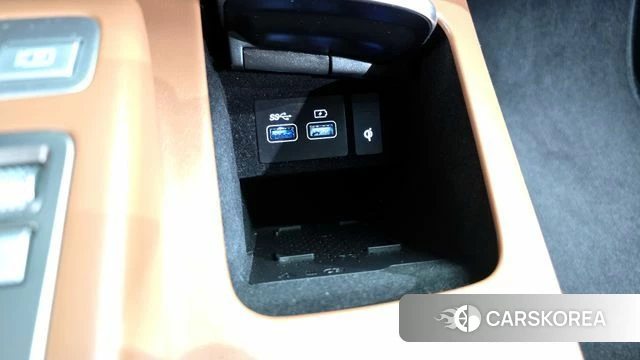 Genesis GV70 2022 Черный из Кореи, фото 3