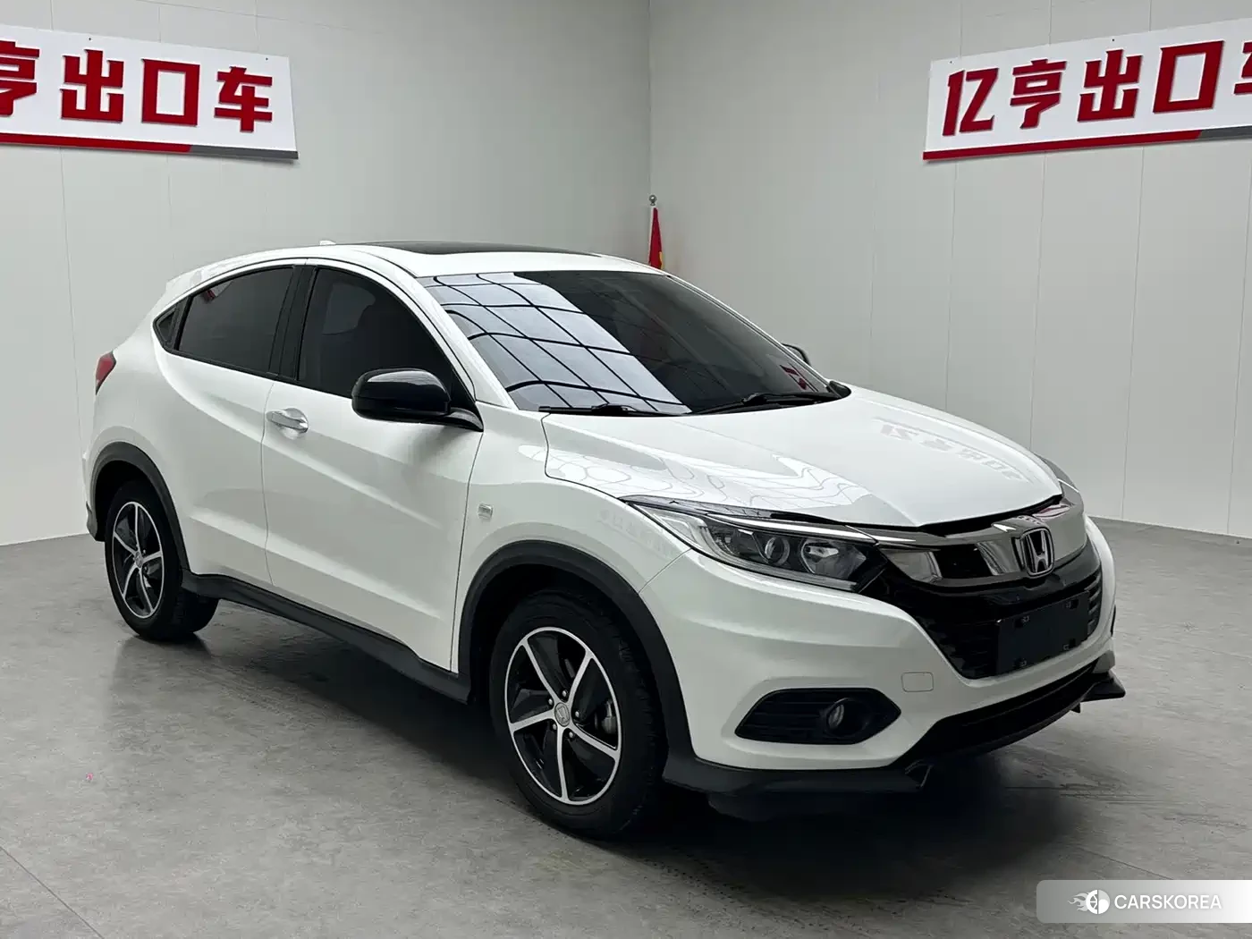 Honda Vezel 2021 Белый из Китая, фото 3