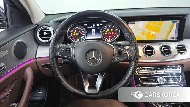Mercedes-Benz E-Class W213 2018 Синий из Кореи, фото 3