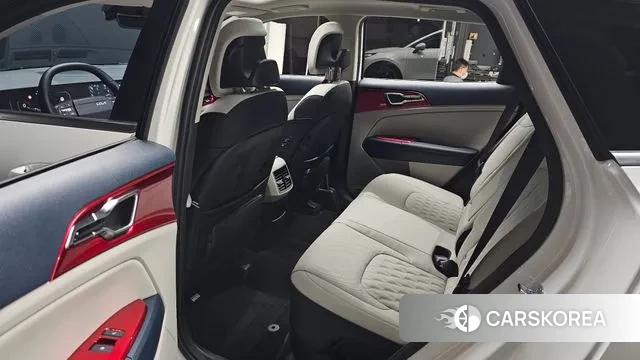 Kia The New Sportage 5th Generation Hybrid 2025 Белый из Кореи, фото 3