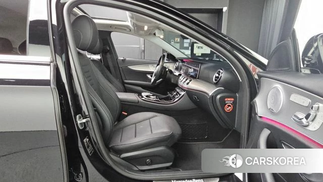 Mercedes-Benz E-Class W213 2019 Черный из Кореи, фото 3