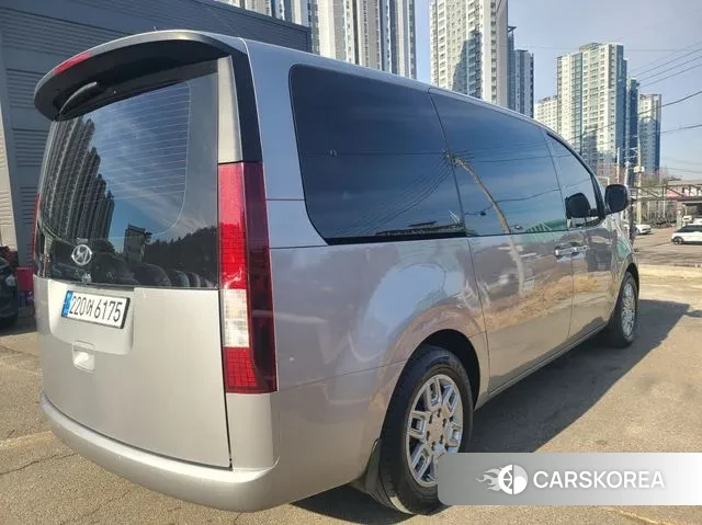 Hyundai Staria 2021 Серебряный из Кореи, фото 3