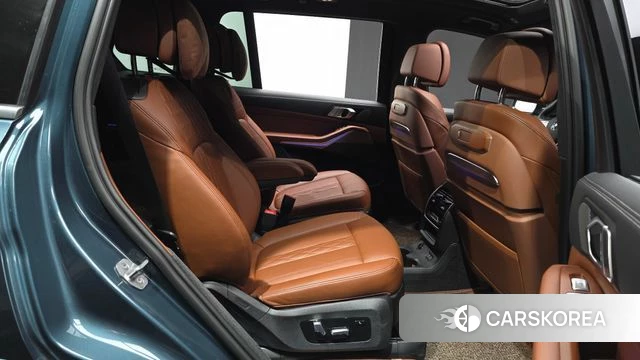 BMW X7 (G07) 2023 Небесно-голубой из Кореи, фото 3