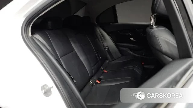 Mercedes-Benz C-Class W205 2019 Белый из Кореи, фото 3