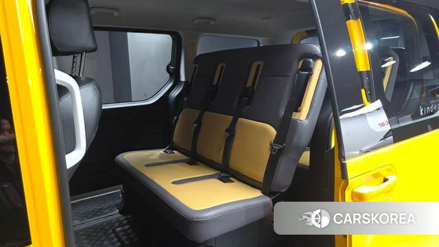 Hyundai Staria 2022 Желтый из Кореи, фото 3