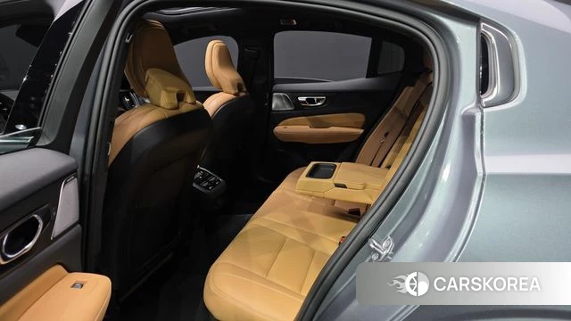 Volvo S60 3rd generation 2020 Светло-серебряный цвет из Кореи, фото 3