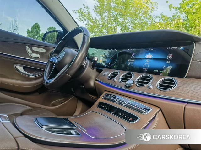 Mercedes-Benz E-class 2023 Черный из Китая, фото 3
