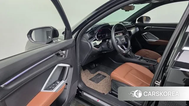 Audi Q3 (F3) 2022 Черный из Кореи, фото 3