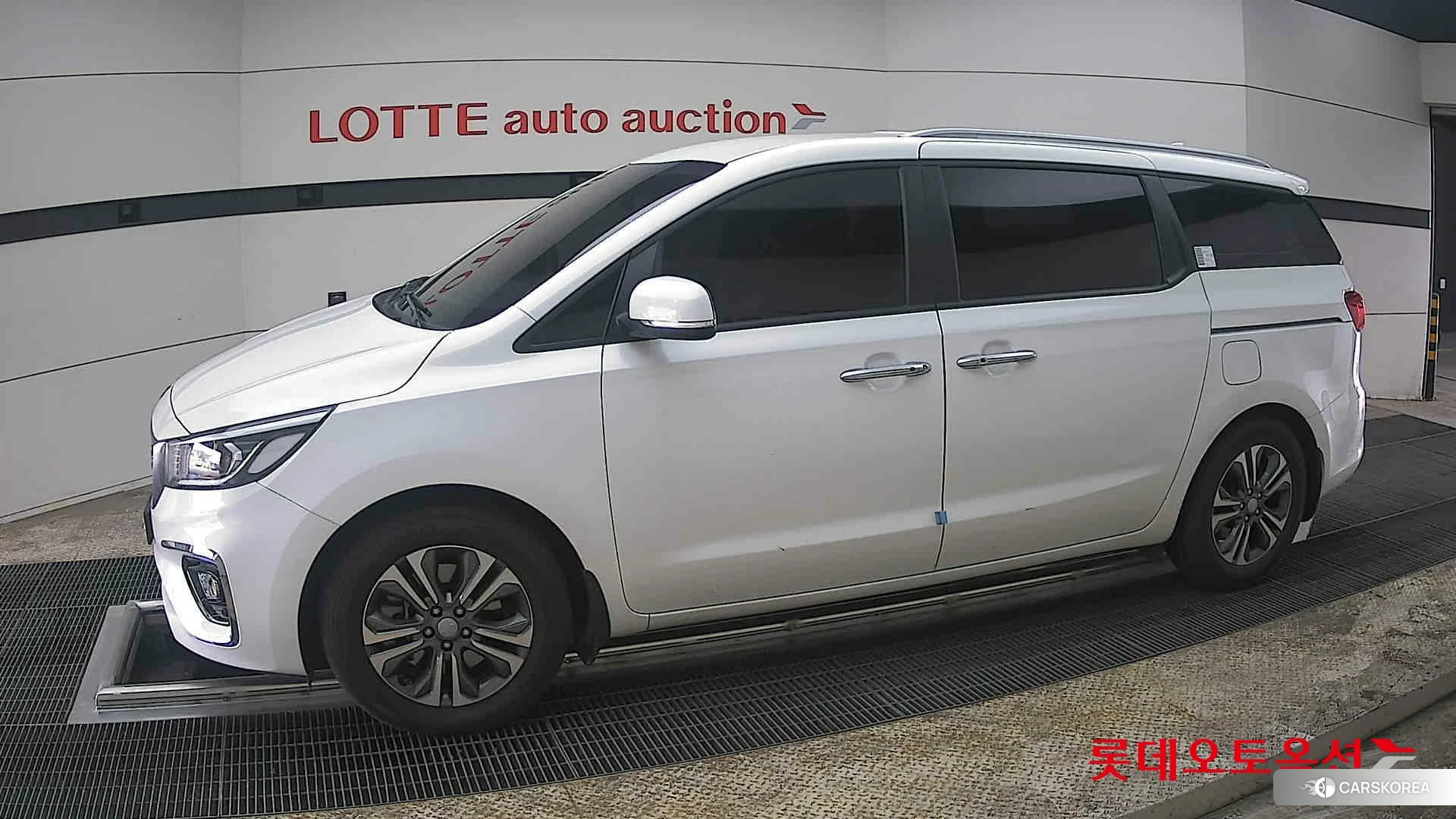 Kia Carnival 2020 Snow White Pearl (optional) из Кореи, фото 3