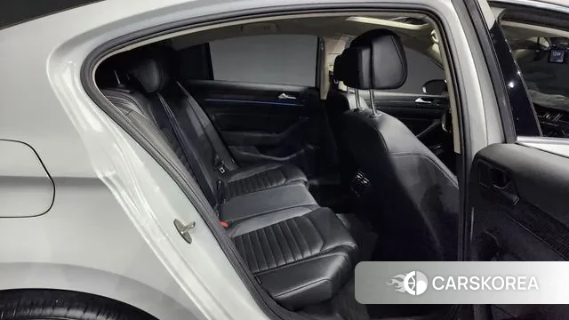 Volkswagen Passat GT (B8) 2018 Белый из Кореи, фото 3