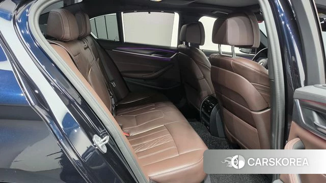 BMW 5 Series (G30) 2023 Черный из Кореи, фото 3