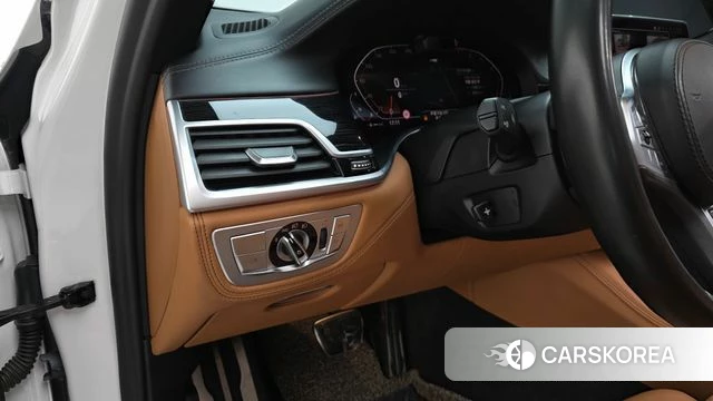 BMW 7 Series (G11) 2020 Белый из Кореи, фото 3