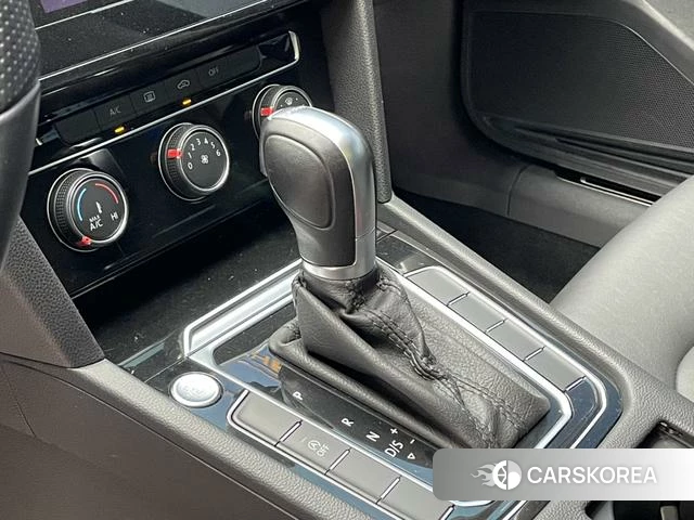Volkswagen Magotan 2024 Черный из Китая, фото 3
