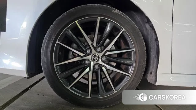 Toyota Camry (XV70) 2023 Белый из Кореи, фото 3