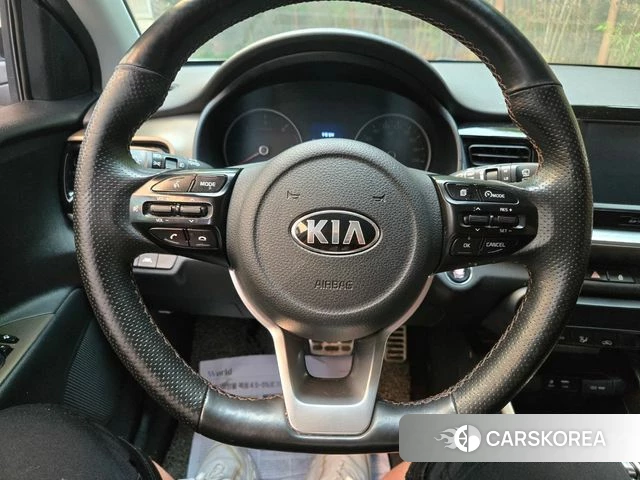 Kia Stonic 2018 Белый из Кореи, фото 3