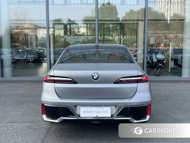 BMW 7 series 2025 Серебристо-серый из Китая, фото 3