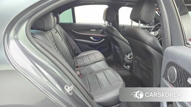 Mercedes-Benz E-Class W213 2023 Серый из Кореи, фото 3