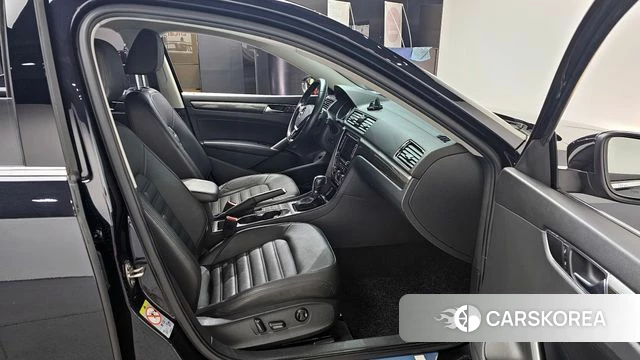 Volkswagen The New Passat 2018 Черный из Кореи, фото 3