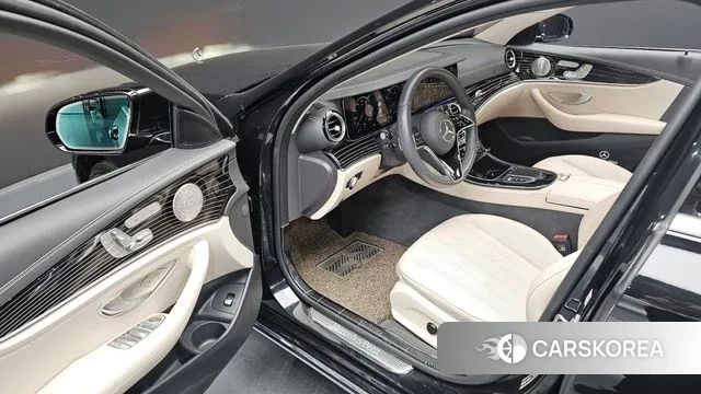 Mercedes-Benz E-Class W213 2023 Черный из Кореи, фото 3