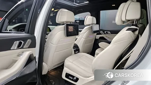 BMW X7 (G07) 2022 Белый из Кореи, фото 3