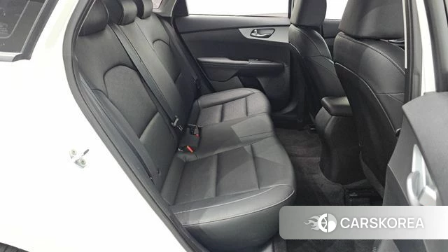 Kia The New K3 2nd generation 2022 Белый из Кореи, фото 3