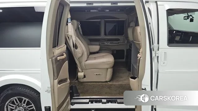 Chevrolet Express Van 2018 Белый из Кореи, фото 3