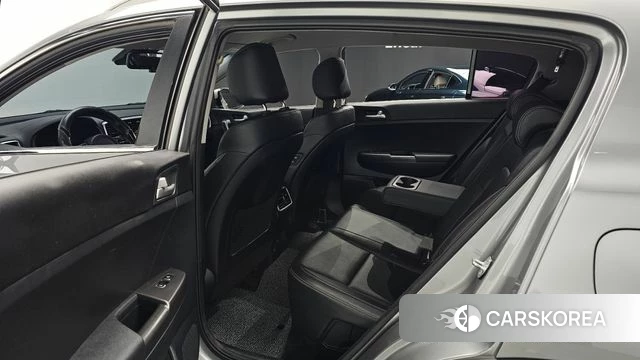 Kia Sportage The Bold 2021 Серебристо-серый из Кореи, фото 3