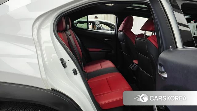 Lexus UX250h 2021 Белый из Кореи, фото 3