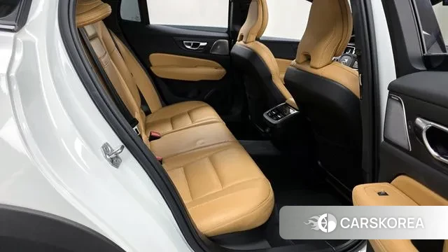 Volvo V60 Cross-Country 2nd Generation 2021 Белый из Кореи, фото 3
