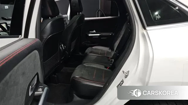 Mercedes-Benz GLA - Class H247 2023 Белый из Кореи, фото 3