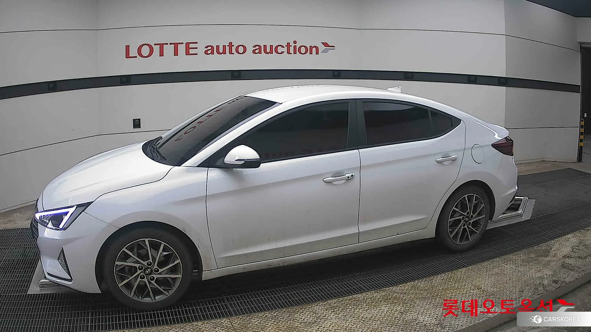 Hyundai Avante 2020 Polar White из Кореи, фото 3