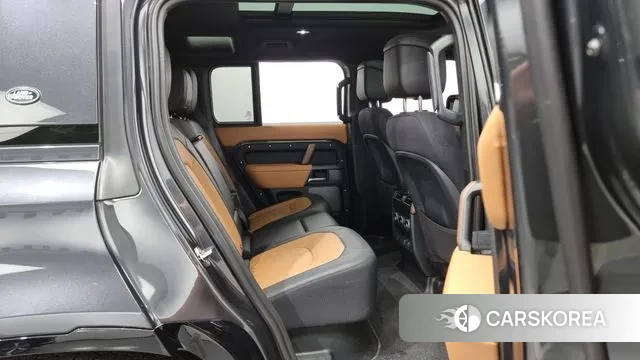 Land Rover Defender (L663) 2024 Черный из Кореи, фото 3