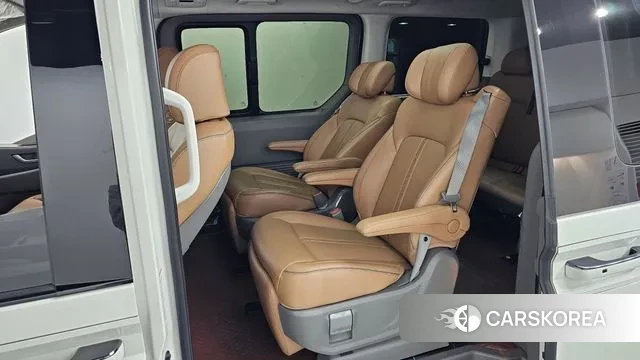 Hyundai Staria 2022 Белый из Кореи, фото 3