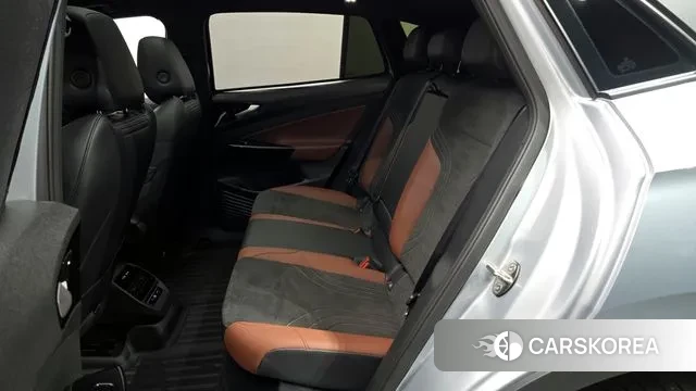 Volkswagen ID.4 2022 Серебряный из Кореи, фото 3