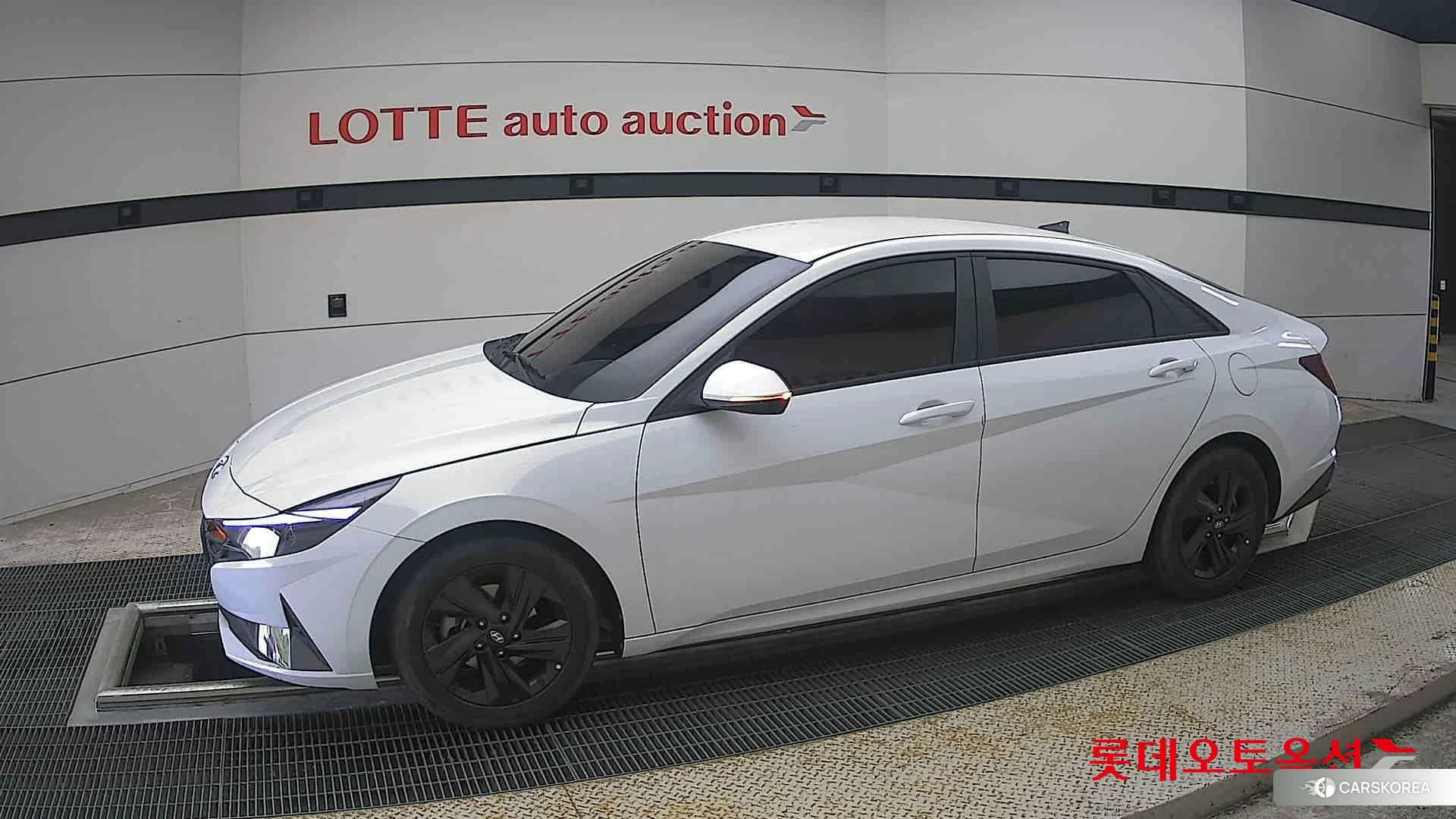 Hyundai Avante 2023 Polar White из Кореи, фото 3