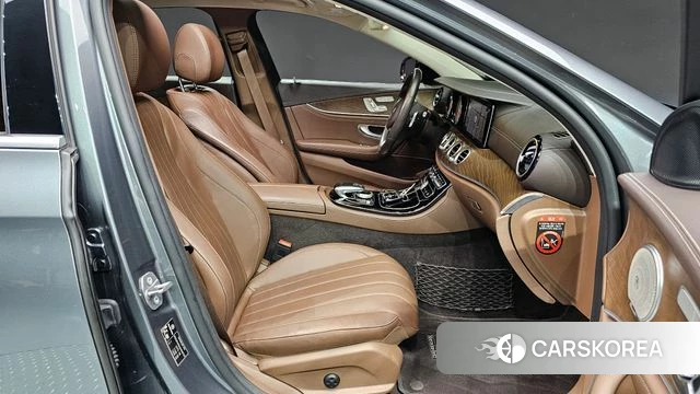 Mercedes-Benz E-Class W213 2018 Серый из Кореи, фото 3