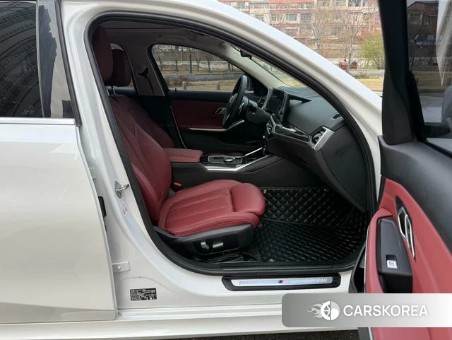 BMW 3 series 2022 Белый из Китая, фото 3