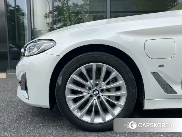 BMW 5 series PHEV 2021 Белый из Китая, фото 3