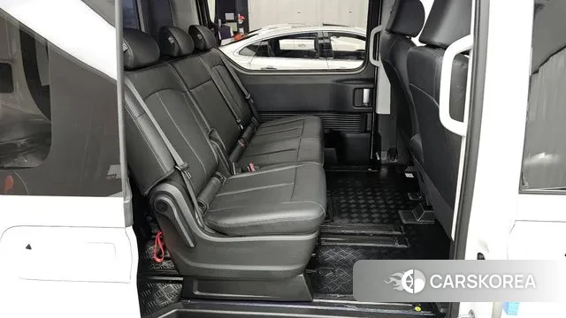 Hyundai Staria 2025 Белый из Кореи, фото 3