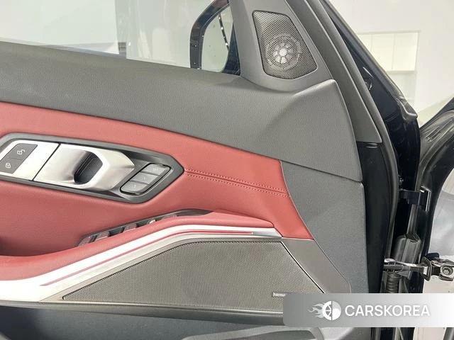 BMW 3 series 2023 Черный из Китая, фото 3