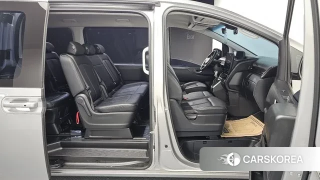 Hyundai Staria 2023 Серебристо-серый из Кореи, фото 3