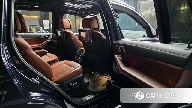 BMW X7 (G07) 2022 Черный из Кореи, фото 3