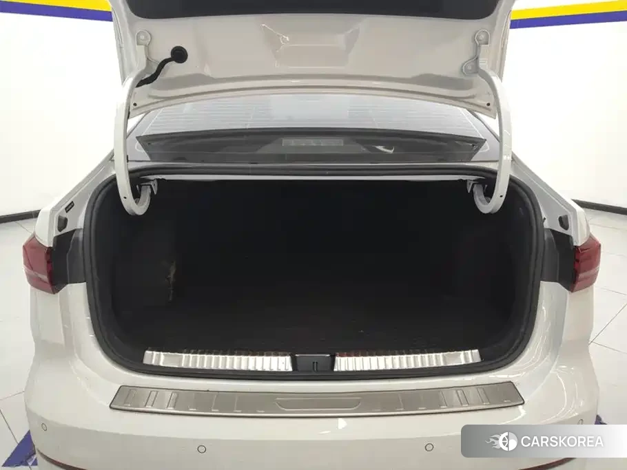 Volkswagen Lavida 2026 Белый из Китая, фото 3