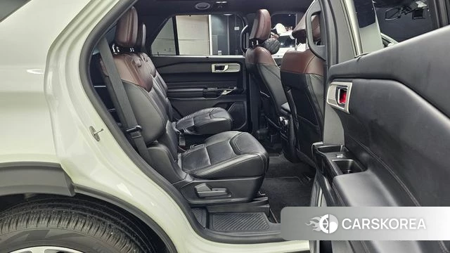 Ford Explorer 6th Generation 2022 Белый из Кореи, фото 3