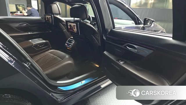 BMW 7 Series (G11) 2018 Черный из Кореи, фото 3