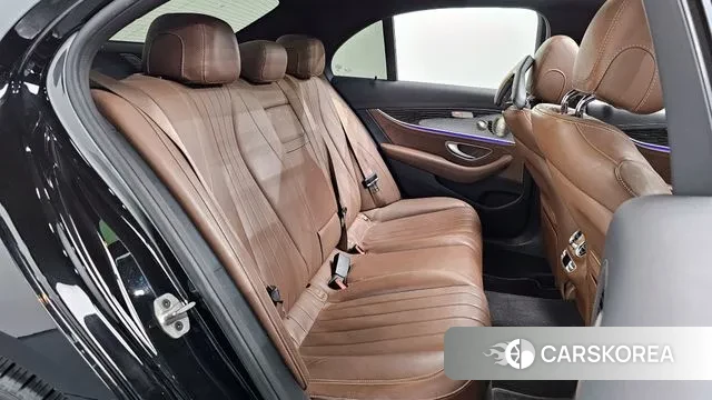 Mercedes-Benz E-Class W213 2021 Черный из Кореи, фото 3