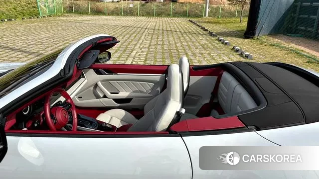 Porsche 911(992) 2023 Белый из Кореи, фото 3