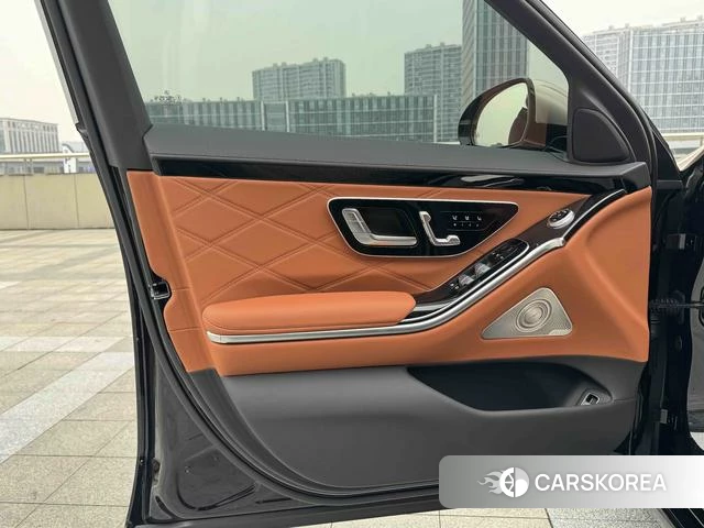 Mercedes-Benz Maybach S-class 2024 Черный из Китая, фото 3