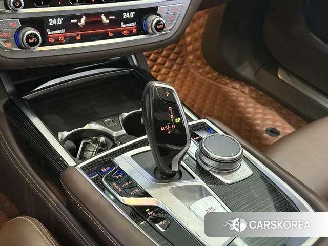 BMW 7 series 2022 Черный из Китая, фото 3