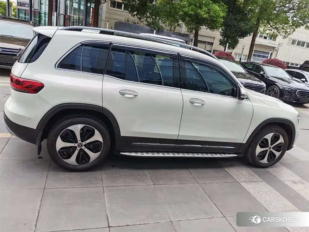 Mercedes-Benz GLB 2023 Белый из Китая, фото 3